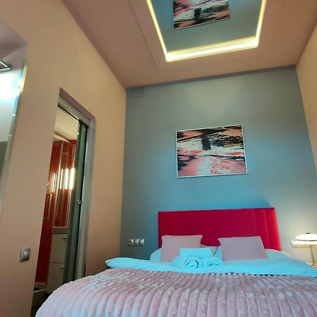 Mirror Pink Studio Apartment Krakau Buitenkant foto