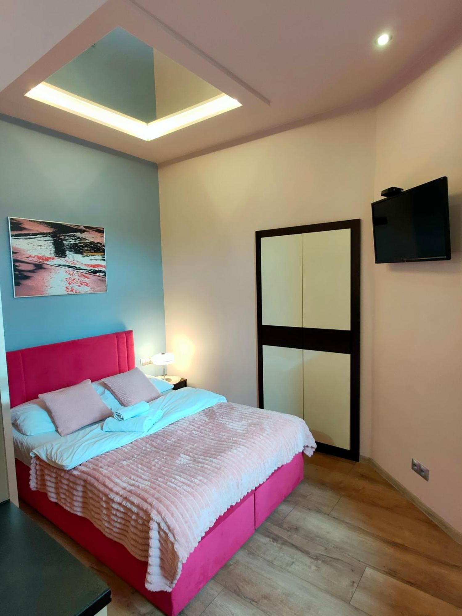 Mirror Pink Studio Apartment Krakau Buitenkant foto