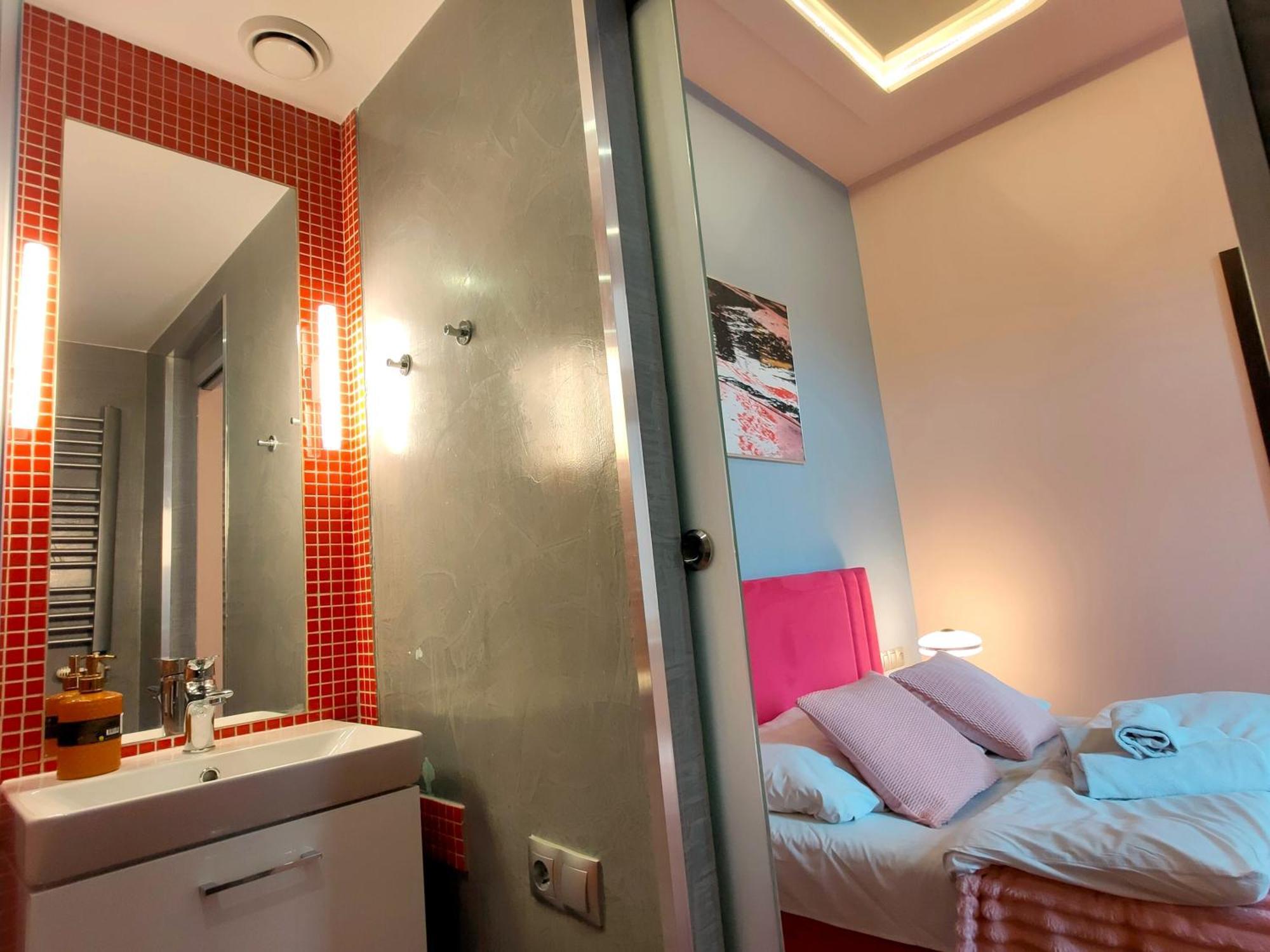 Mirror Pink Studio Apartment Krakau Buitenkant foto