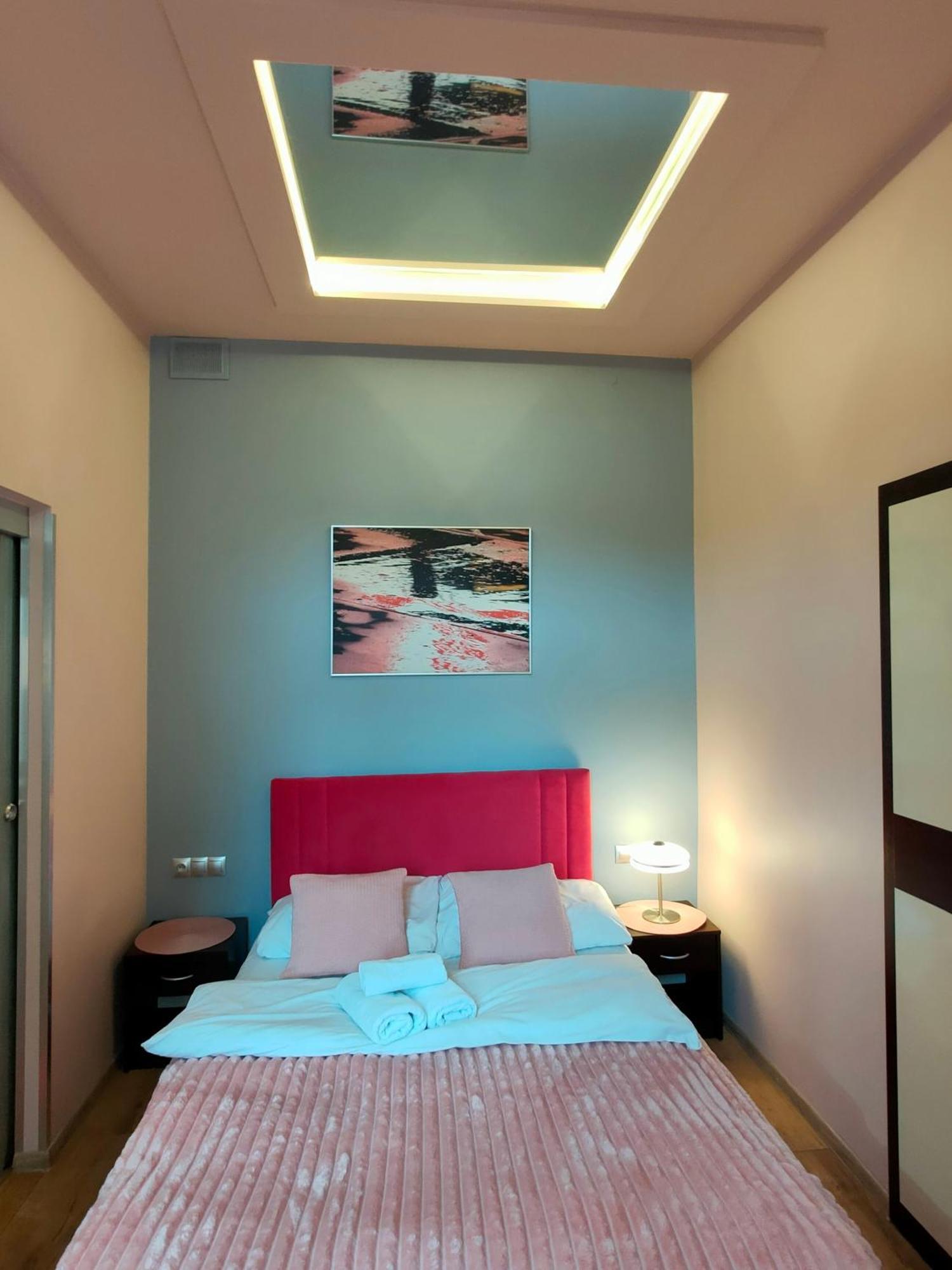 Mirror Pink Studio Apartment Krakau Buitenkant foto